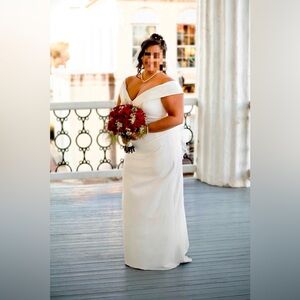 Beautiful Preserved Wedding Dress – Worn Once, Like New in Box